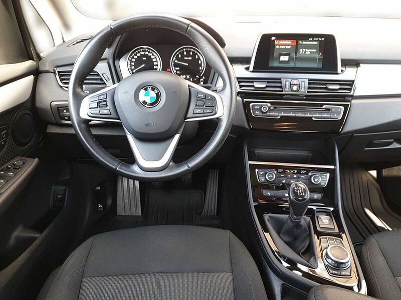 BMW 218 Active Tourer i Advantage